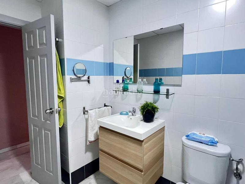 Foto 0dc2a141-f499-4d05-aede-c785186aaee2. Casa amb aparcament a Guillena pueblo Guillena