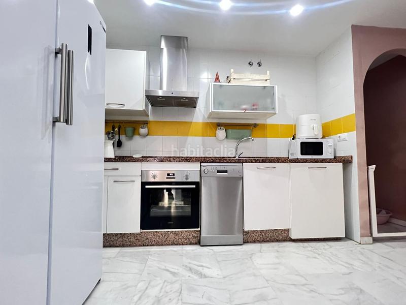 Foto 1e2c4f26-376b-4890-9ecc-f6611247dbd8. Casa amb aparcament a Guillena pueblo Guillena