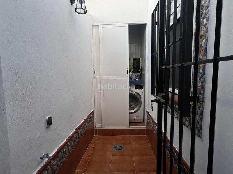 Foto 68bc5594-d08e-44b9-a30d-7966eb992289. Casa amb aparcament a Guillena pueblo Guillena