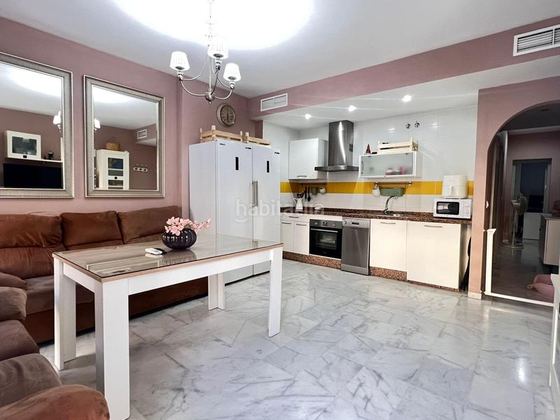 Foto cdc5711c-d690-4477-917d-bac07a76182e. Casa amb aparcament a Guillena pueblo Guillena