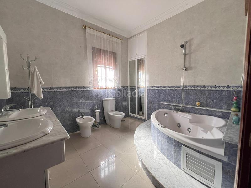 Foto e37fff2e-d071-4517-a46e-314555a4f4d1. Maison avec parking dans Gerena