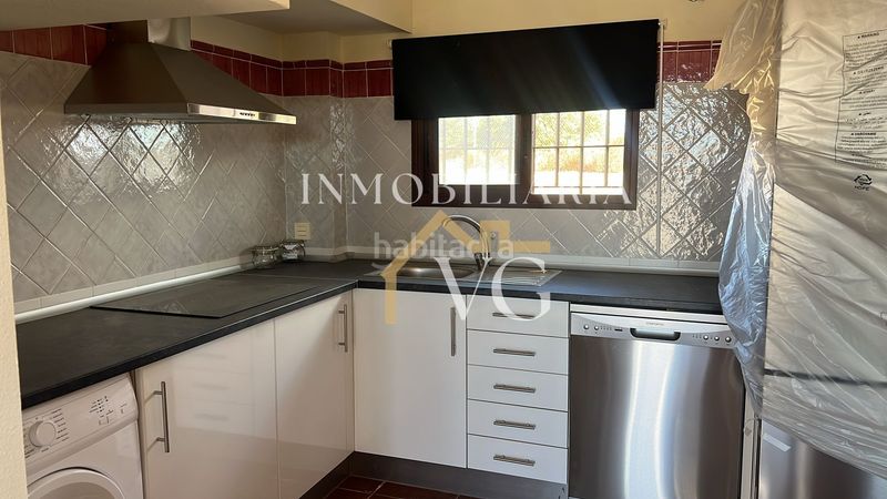 Foto 16f8353f-a74e-4041-be93-6e89d2dab45d. Casa amb piscina a Ronquillo (El)