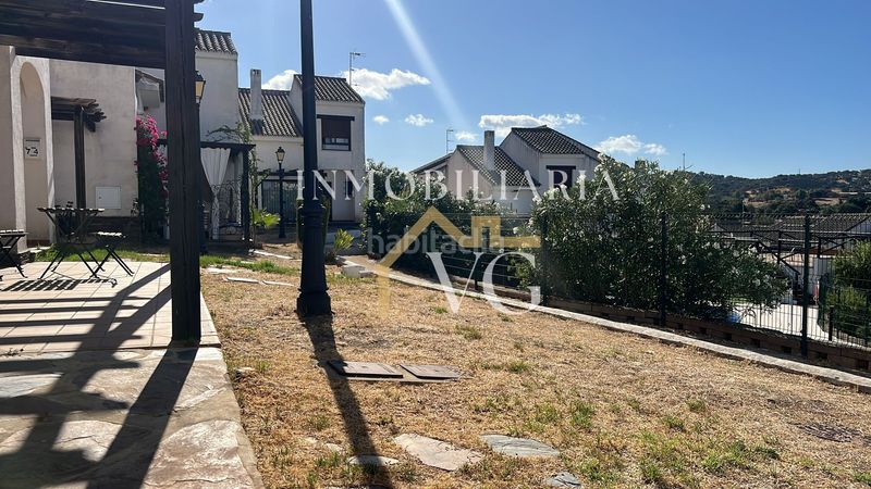 Foto b883f0c0-6fe5-4fa1-8f66-a7cbeebac85f. Casa amb piscina a Ronquillo (El)