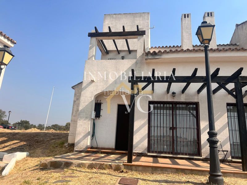 Foto e3ba074f-9a08-47ad-bab5-7f3bdf733ff5. Casa amb piscina a Ronquillo (El)