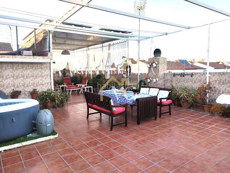 Foto 86a7db44-5a8e-479f-8013-2a7848625efe. Casa amb calefacció a Guillena pueblo Guillena