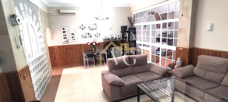 Foto c52ef7d1-8dec-446a-887c-c37d9b1ef912. Casa amb calefacció a Guillena pueblo Guillena