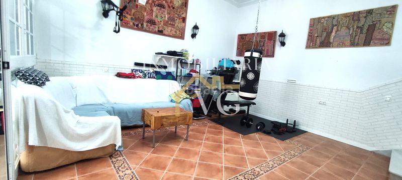 Foto f39b8c97-f287-445b-8ea0-4064a9be2750. Casa amb calefacció a Guillena pueblo Guillena