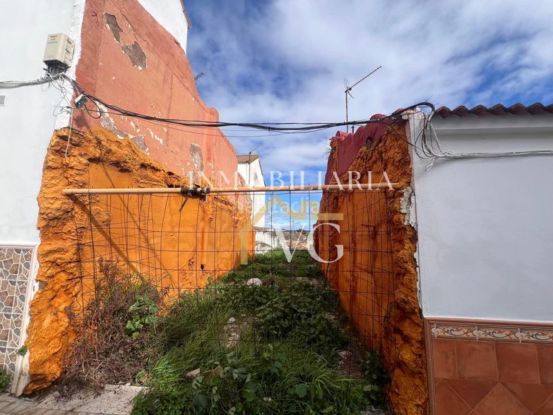 Foto 6832714c-75e4-4afd-a2d5-8f14b7a673dd. Terreny residencial a Guillena pueblo Guillena