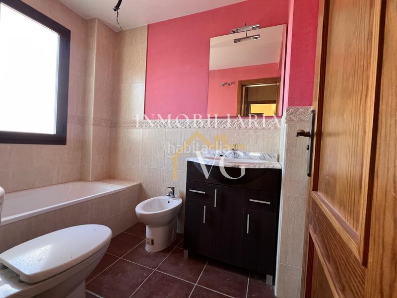 Foto 8dd5b82f-bb15-443d-864f-544df310d25b. Casa amb piscina a Ronquillo (El)