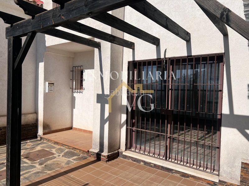 Foto 96eb798c-7b03-4553-a671-ccefcf1fecc3. Casa amb piscina a Ronquillo (El)