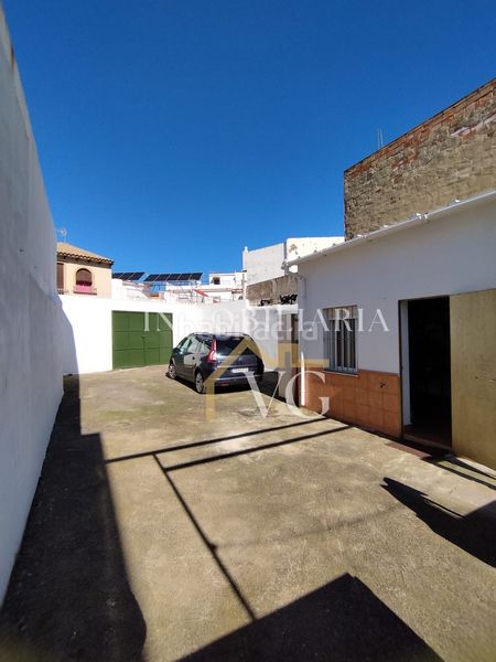 Foto c641fc70-713e-48af-8f12-d82b986b14a5. Casa a Guillena pueblo Guillena