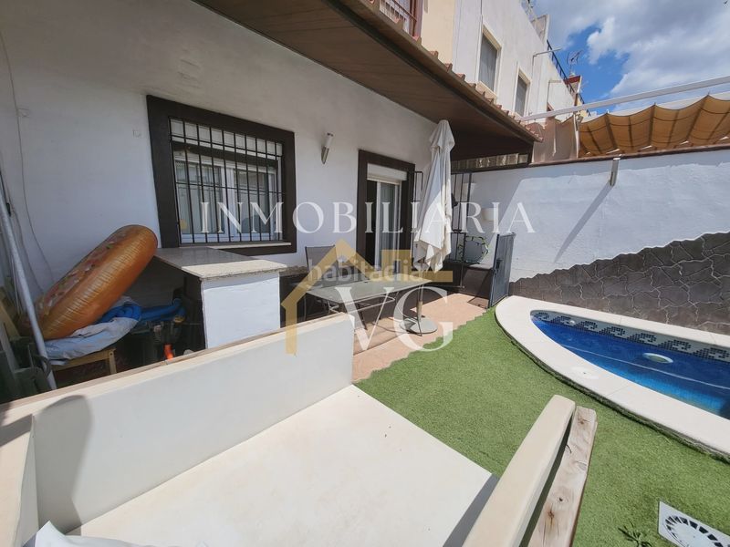 Foto 2fba9112-32e7-4961-9499-6c3ab5786467. Casa adossada amb piscina a Burguillos