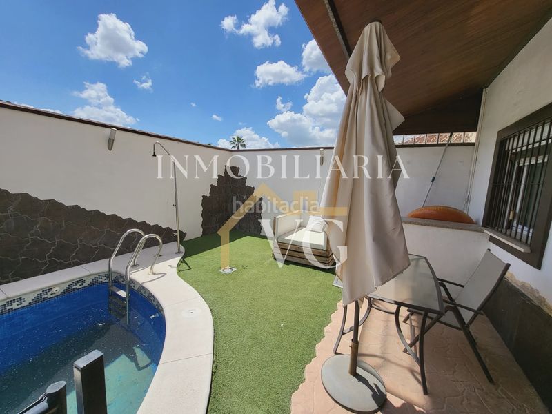 Foto d147754b-7d5d-4ec6-a6c1-a80fe49d194b. Casa adossada amb piscina a Burguillos