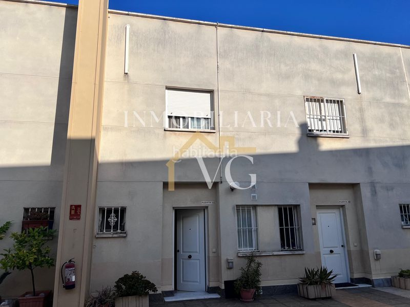 Foto c6b56d2d-48ca-48d1-9ad4-ad915a6c2bbc. Duplex in Palmete Sevilla