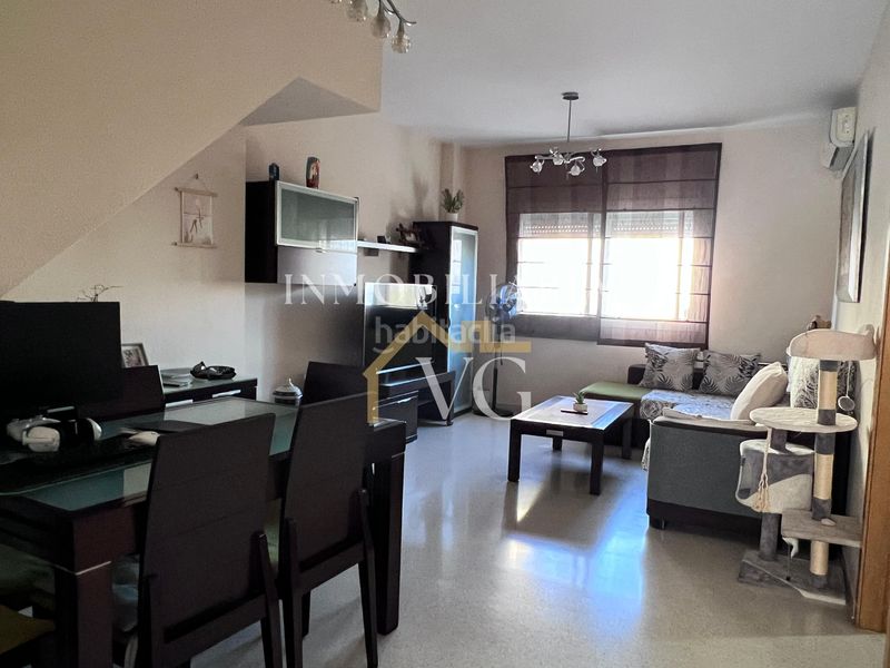 Foto ff788836-5269-4aef-9909-43b421eeb9eb. Duplex in Palmete Sevilla