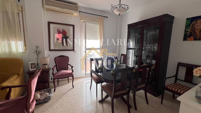 Foto f3e86983-1263-45c7-a1e8-7e8f00481a35. Casa adossada a Torre de la Reina Guillena