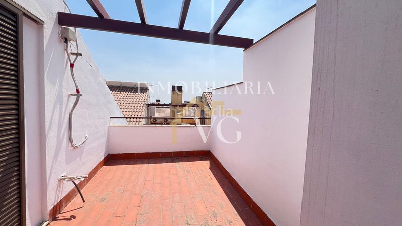 Foto caf3d205-c8c1-4e95-8787-c9e23b029c9c. Maison jumelée dans Guillena pueblo Guillena