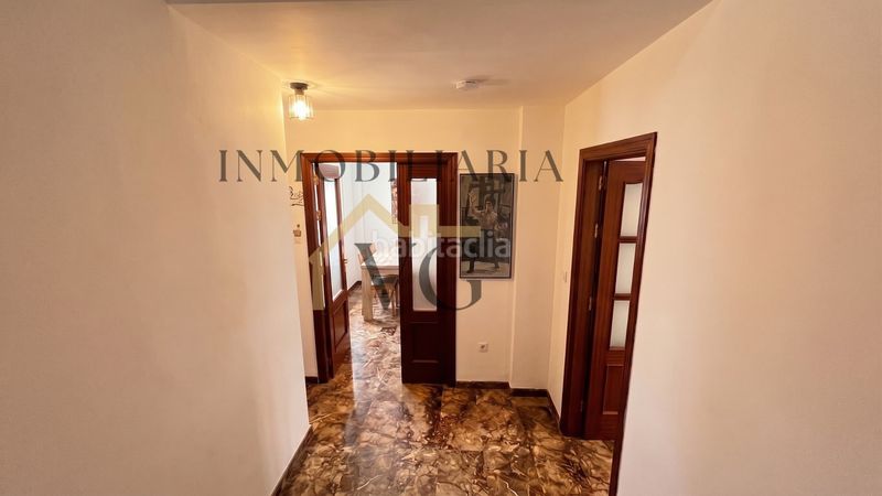 Foto ddfaf0ea-8ea3-4d02-8022-08224f0e32b4. Casa adossada amb calefacció a Guillena pueblo Guillena