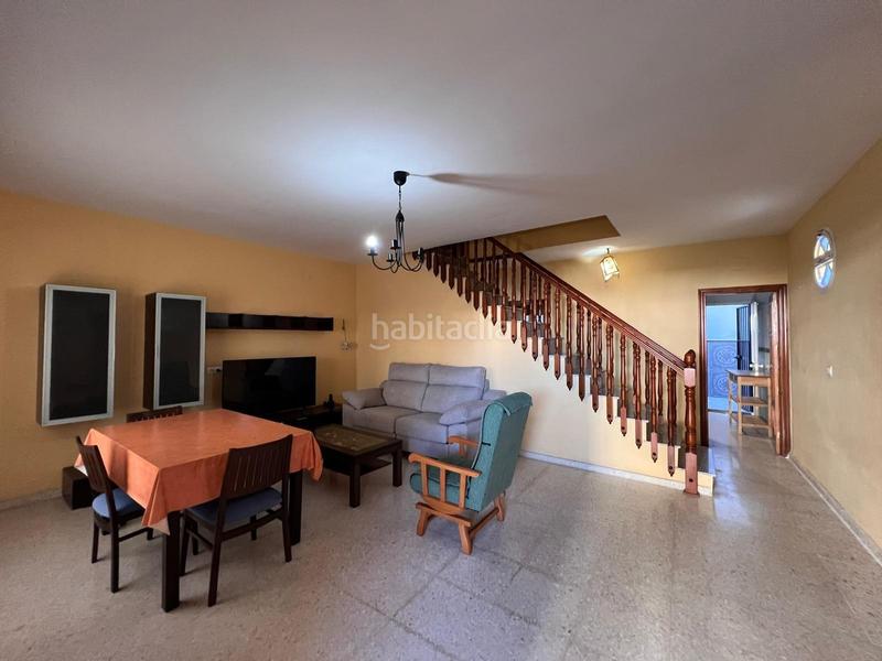 Foto 2c1fa685-f41f-4871-b1c5-cb1bac7b751f. Casa adosada casa en venta en Guillena pueblo Guillena