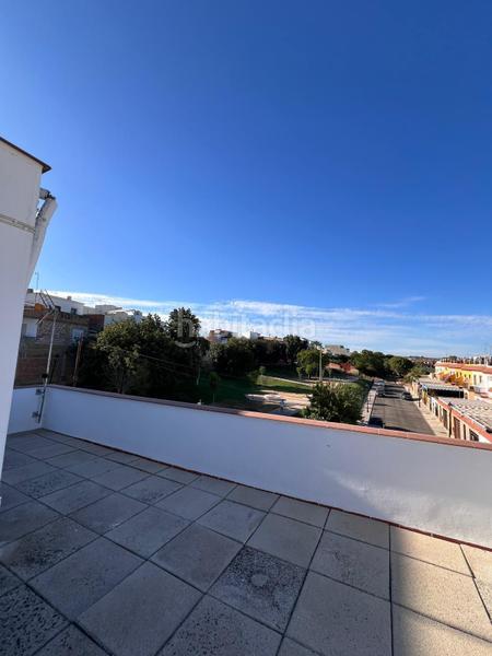 Foto 516499df-edd9-41a6-aea1-059c125af9e1. Casa adosada casa en venta en Guillena pueblo Guillena