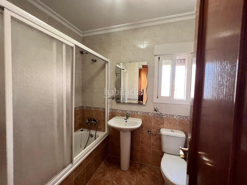 Foto 71a637b2-72d5-404a-9e5f-37177b1ed47d. Casa adosada casa en venta en Guillena pueblo Guillena