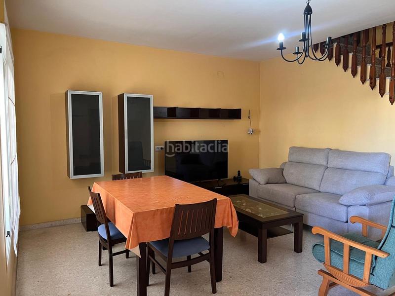 Foto de23edfe-9f3b-44e0-8442-7e936f82bc15. Casa adosada casa en venta en Guillena pueblo Guillena
