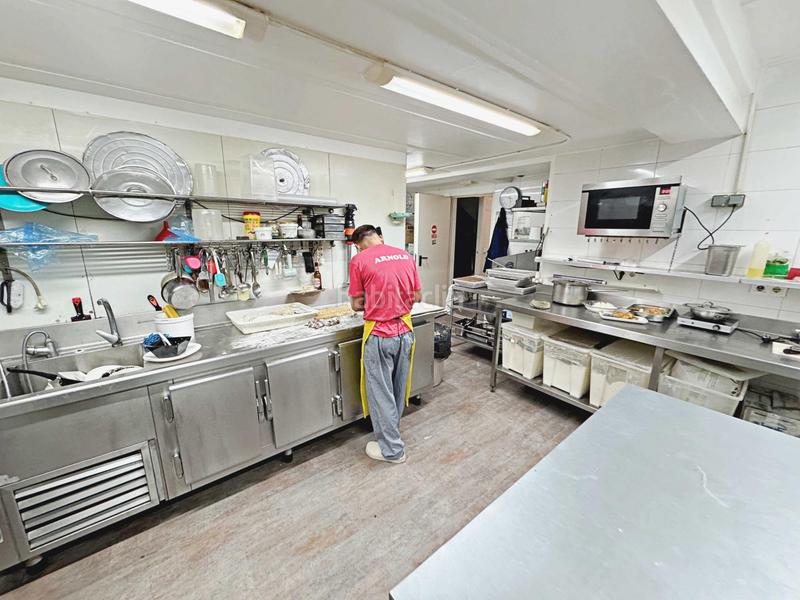 Foto 1536a8a7-b749-4b04-9e40-ba5ea747e265. Business premise in Valdeacederas Madrid