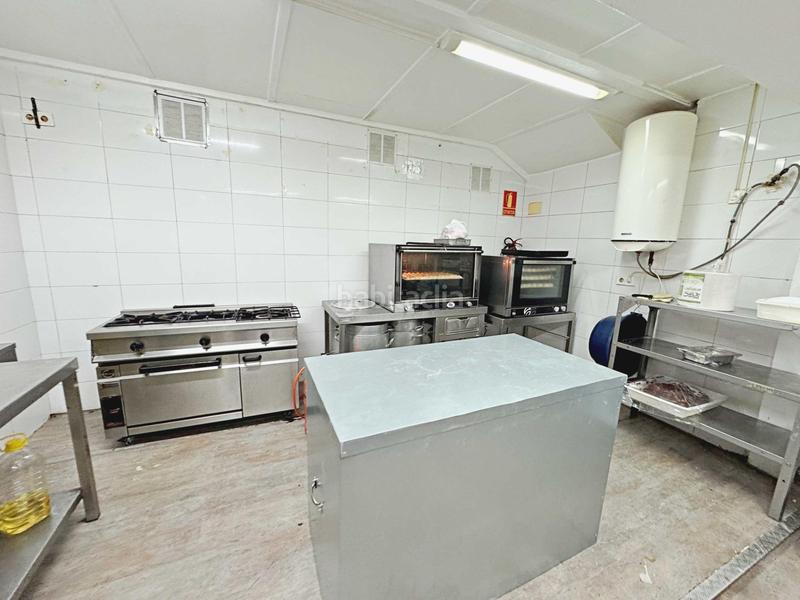 Foto 33e11dbf-6ef2-484f-ab02-1f47ff36fe82. Business premise in Valdeacederas Madrid