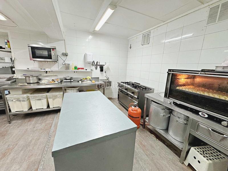 Foto 37d0cf8e-56a4-4144-9858-0c93aec60493. Business premise in Valdeacederas Madrid