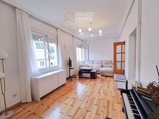Miete Etagenwohnung  Calle fernandez de los rios. Alquiler en chamberí