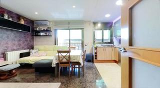 Appartement  Carrer de madrazo, 34, sabadell, spain. Piso de tres habitaciones en sabadell