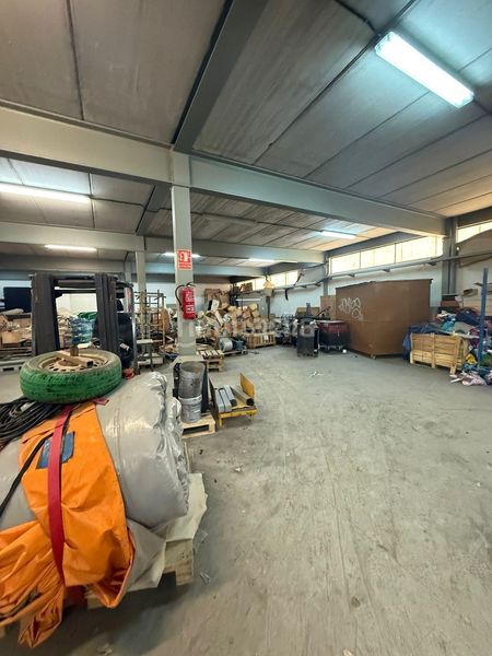 Foto a8c53818-c0a3-4fec-b54d-607d1c6ce9d8. Nau industrial a Zona Industrial Ripollet