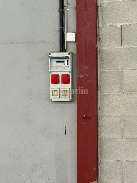 Foto aefd90b8-1517-4d80-979e-6a87389b02b5. Nau industrial a Zona Industrial Ripollet