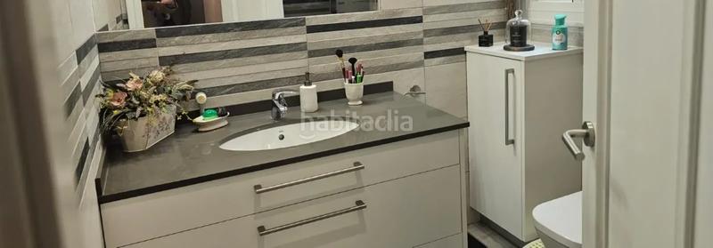 Foto b80b5030-efca-4712-84ce-0b4c6e43cd4c. Edificio en Polinyà