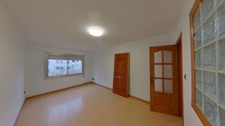 Flat in Can Mas. Oportunidad en segunda planta con inicio de visitas próximo en r