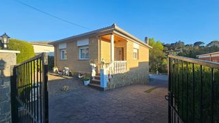 Casa a Aiguaviva Parc. Como esta pocas, casa independiente con gran parcela, dos vivien