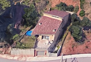 Casa in Cami de la font de sant pere, 08233 vacarisses, barcelona, spain. Casa independiente con garaje de gran capacidad y entorno natura