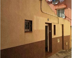 Reihenhaus  D'el carrer estret, 10 10. Microinversión con alta proyección en terrassa casa adosada por
