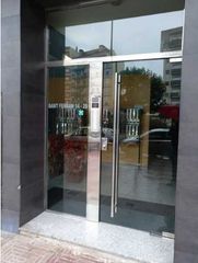 Autoparkplatz in Carrer de sant ferran, sabadell, spain 14. Comodidad diaria y potencial patrimonial en una de las zonas con