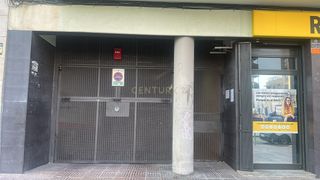 Aparcament cotxe a Carrer de Sant Ferran, Sabadell, Spain 14