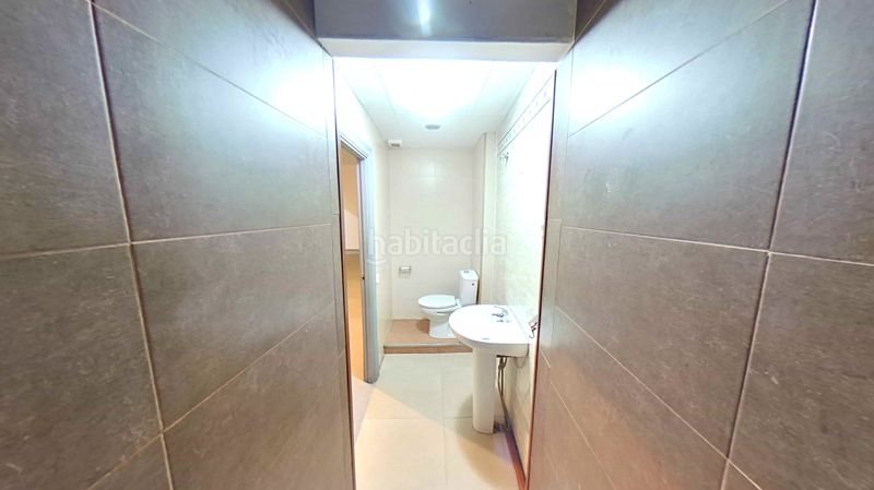 Foto beb2068a-d0ad-4150-ad01-29464c1342d4. Local comercial a Can Rull Sabadell