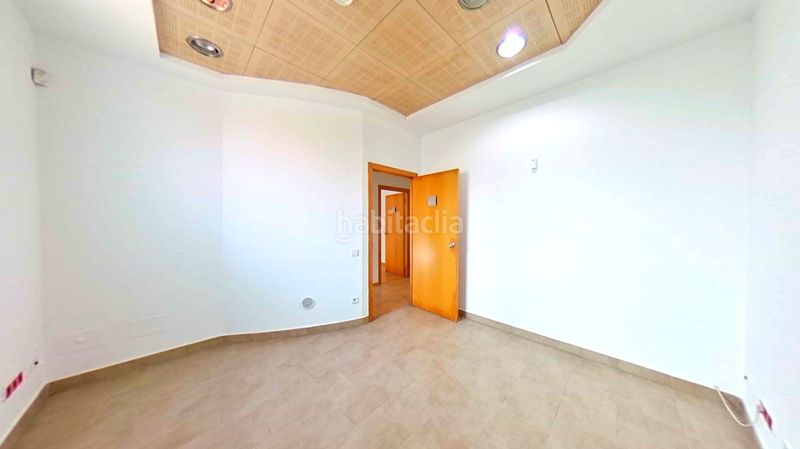 Foto d3ee71de-10eb-42d9-8506-b9c75acd9a73. Local comercial a Can Rull Sabadell