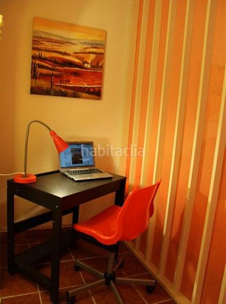 Foto ee411acf-8ea0-4e67-b21e-9c5496dd8d1c. Alquiler estudio en calle capuchinas 8 estudio amueblado para estudiante en Granada