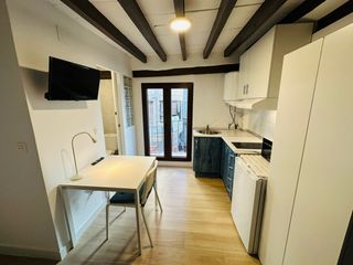Lloguer Estudi a Calle capuchinas 8. Estudio exterior con baño privado, exclusivo para estudiantes, j