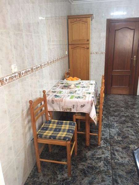 Foto dd6b89d1-0e0e-4d52-bd8b-33650a4f3b3f. Lloguer pis a Barrio Alto - San Félix Almería
