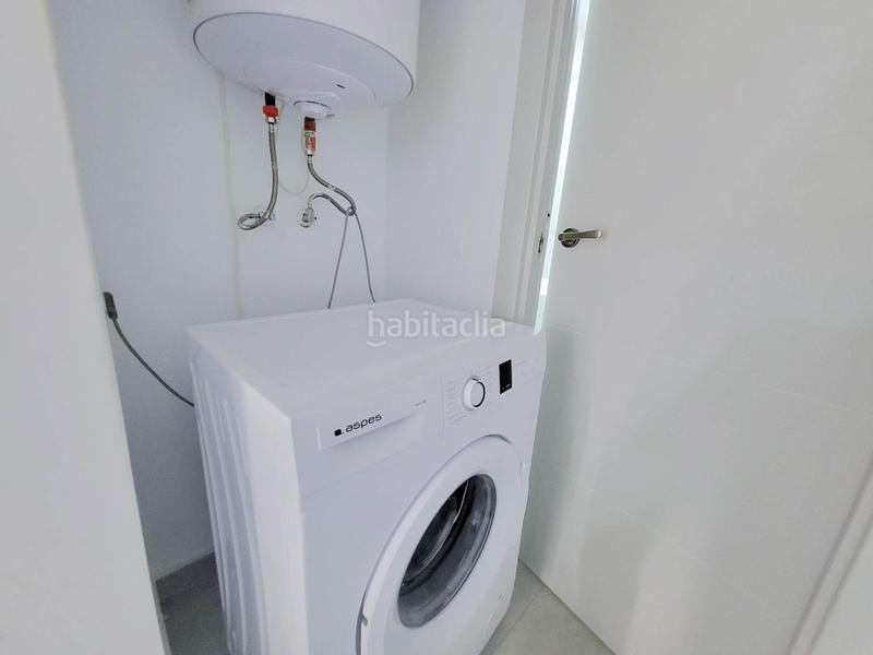 Foto c33cea17-4467-4082-8172-02dfe4e91d69. Alquiler piso estupendo piso en zona carrefour para temporada escolar en Almería