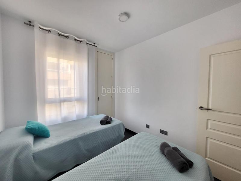 Foto ab70e7a3-b3a7-4c12-9111-d2c4fddb1665. Alquiler piso se alquila piso de 3 habitaciones temporada escolar en El Toyo en Almería