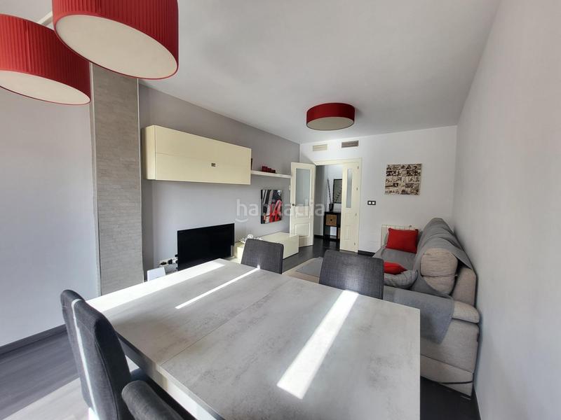 Foto fb422a2f-bd30-4dae-a5fa-0434e0c0dd12. Alquiler piso se alquila piso de 3 habitaciones temporada escolar en El Toyo en Almería