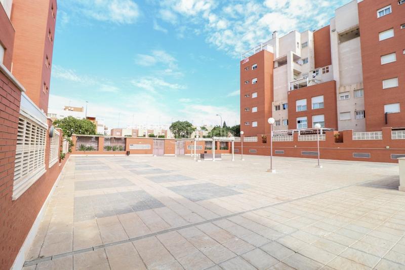 Foto eba64349-c09b-4bce-a629-026174f35de3. Alquiler piso estupendo piso para estudiantes en El Ingenio Almería