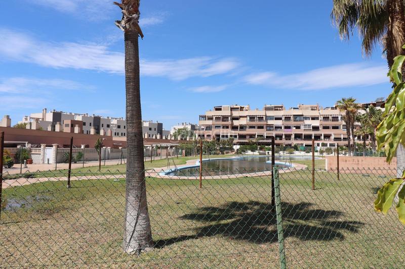 Foto b7f6a78d-0dff-459a-b536-100371549fd0. Casa adossada amb aparcament piscina a El Toyo Almería